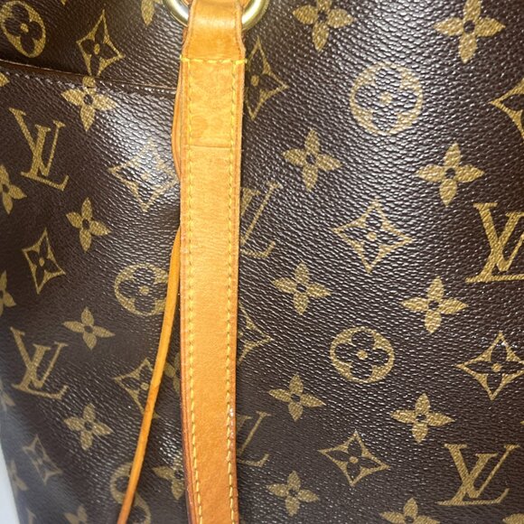 LOUIS VUITTON Totally MM Authentic Tote - Picture 5 of 10